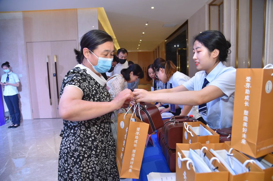 anteecare发布会产发放伴手礼